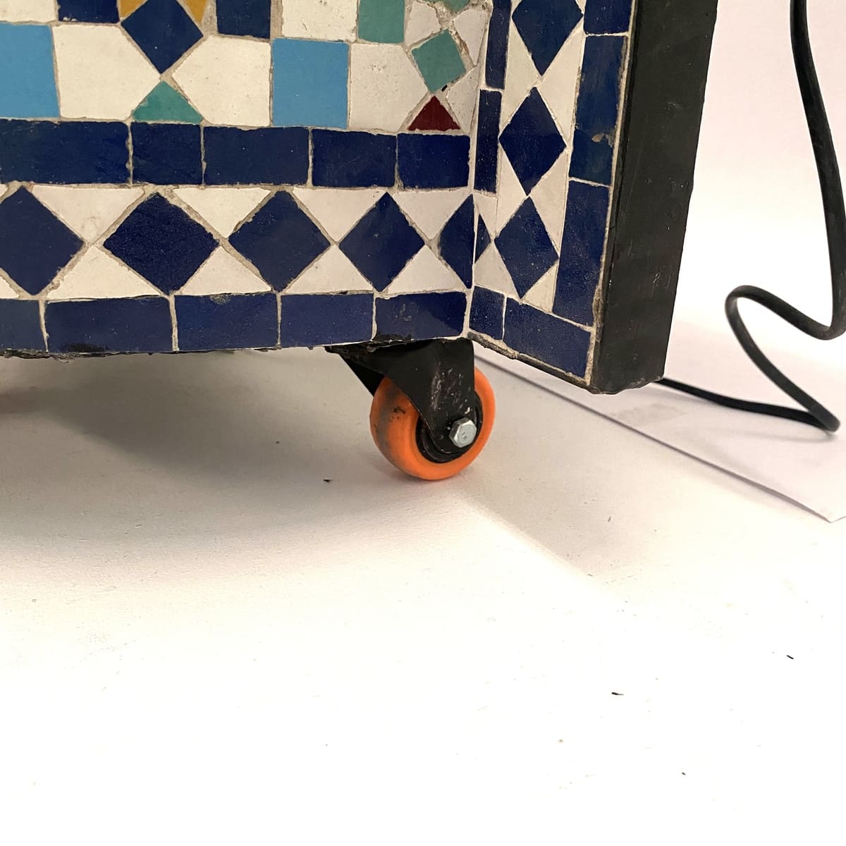 Multicolor Hand Carved Tile Arabic Fountain 90x50