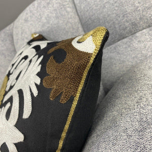 Funda de cojín árabe floral blanco y negro MK12